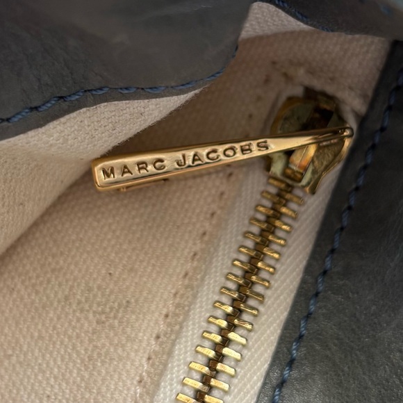 Marc Jacobs Metallic Gold Hobo Bag - Picture 9 of 16